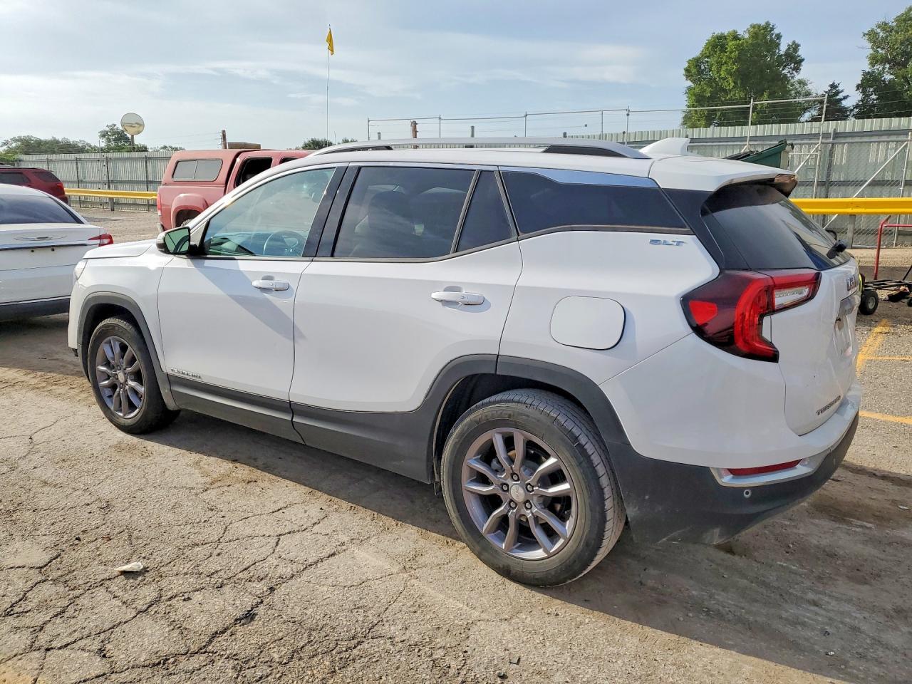 2022 GMC Terrain Slt - Фото 2