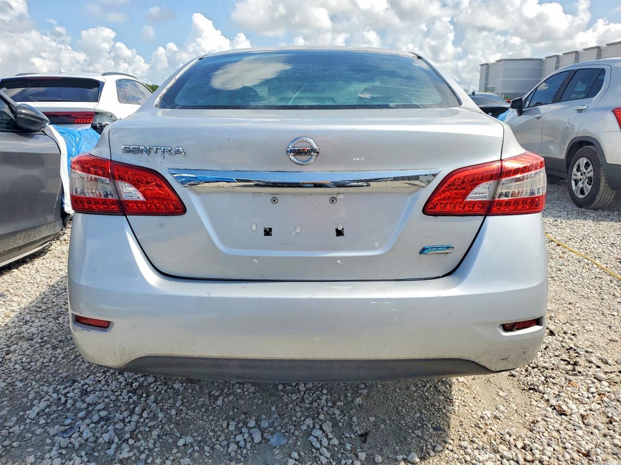 2014 Nissan Sentra S - Фото 6