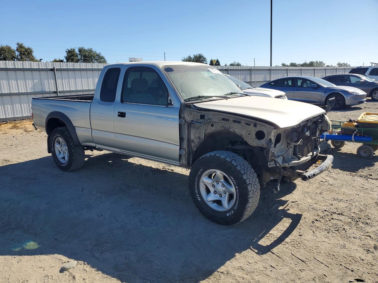 2004 Toyota Tacoma Xtracab Prerunner - Image 4