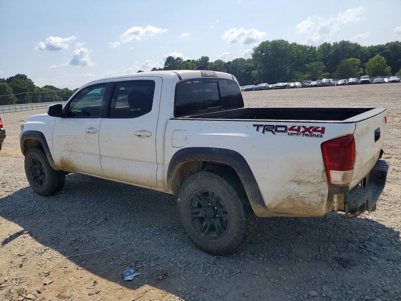 2017 Toyota Tacoma Sr V6 - Фото 2