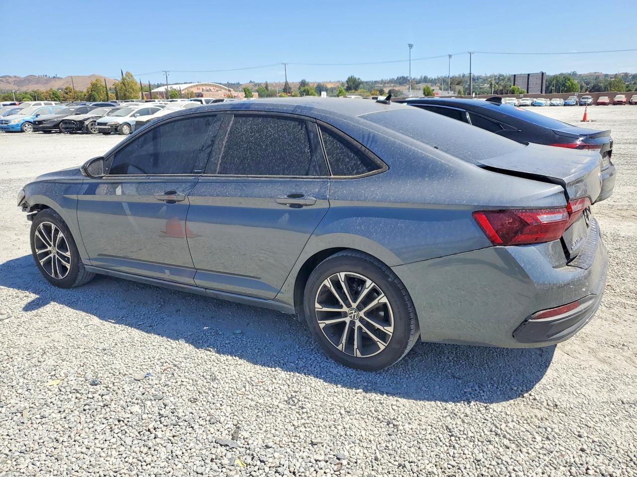 2024 Volkswagen Jetta - Фото 2