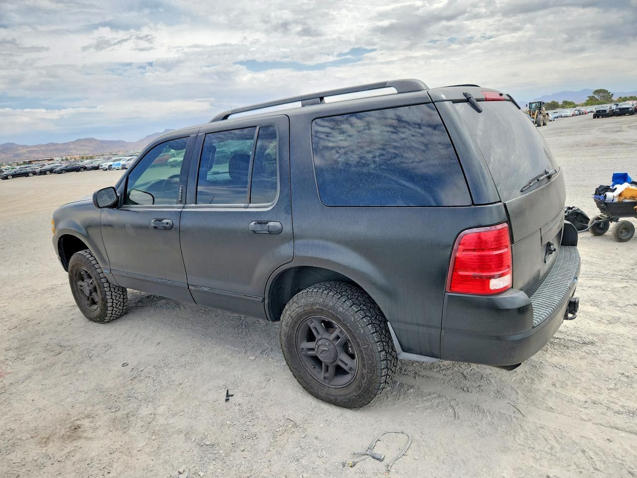 2004 Ford Explorer Xlt - Image 2
