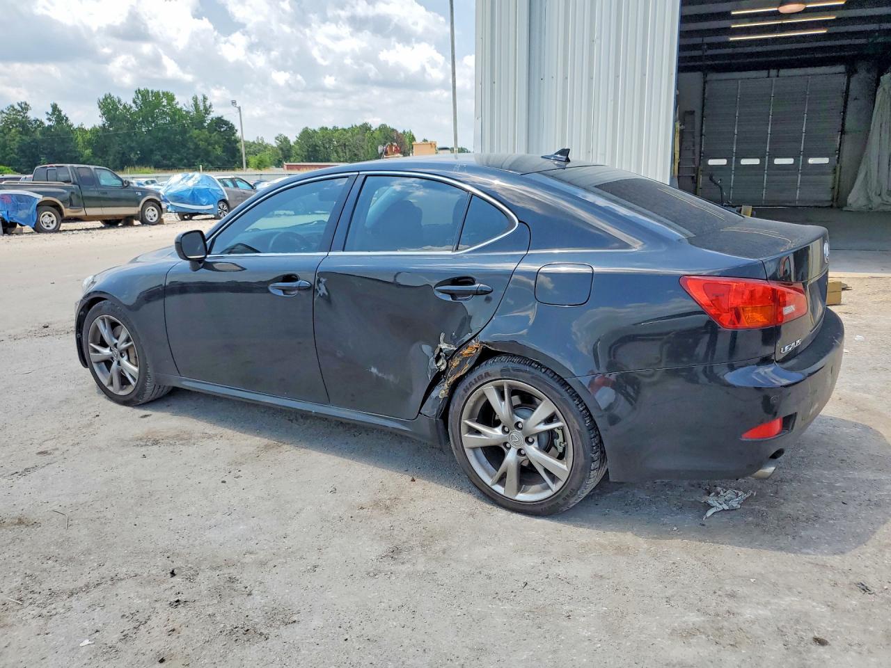 2007 Lexus Is 300 Sportcross - Фото 2