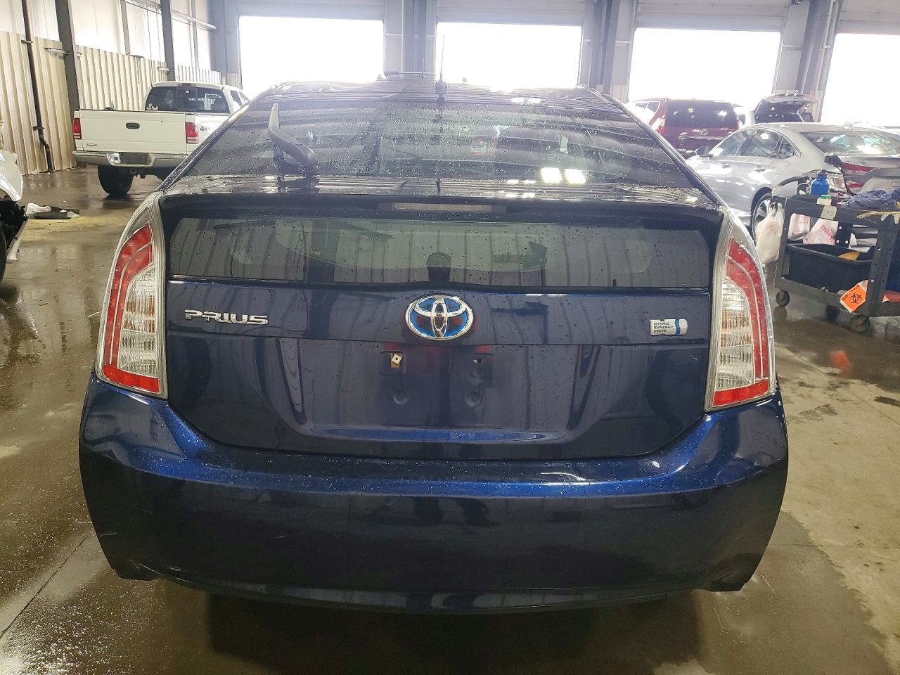 2012 Toyota Prius Two - Фото 6
