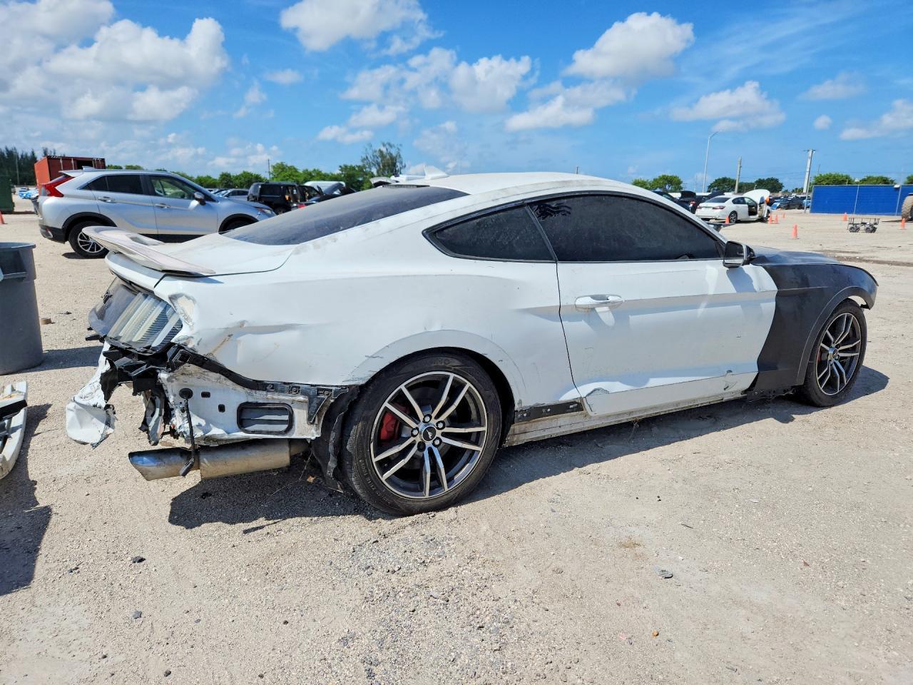 2020 Ford Mustang Gt - Фото 3