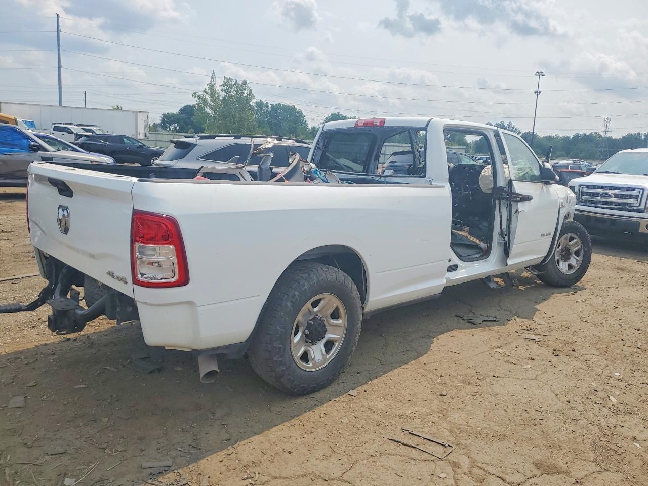 2022 Ram 2500 Tradesman - Image 3