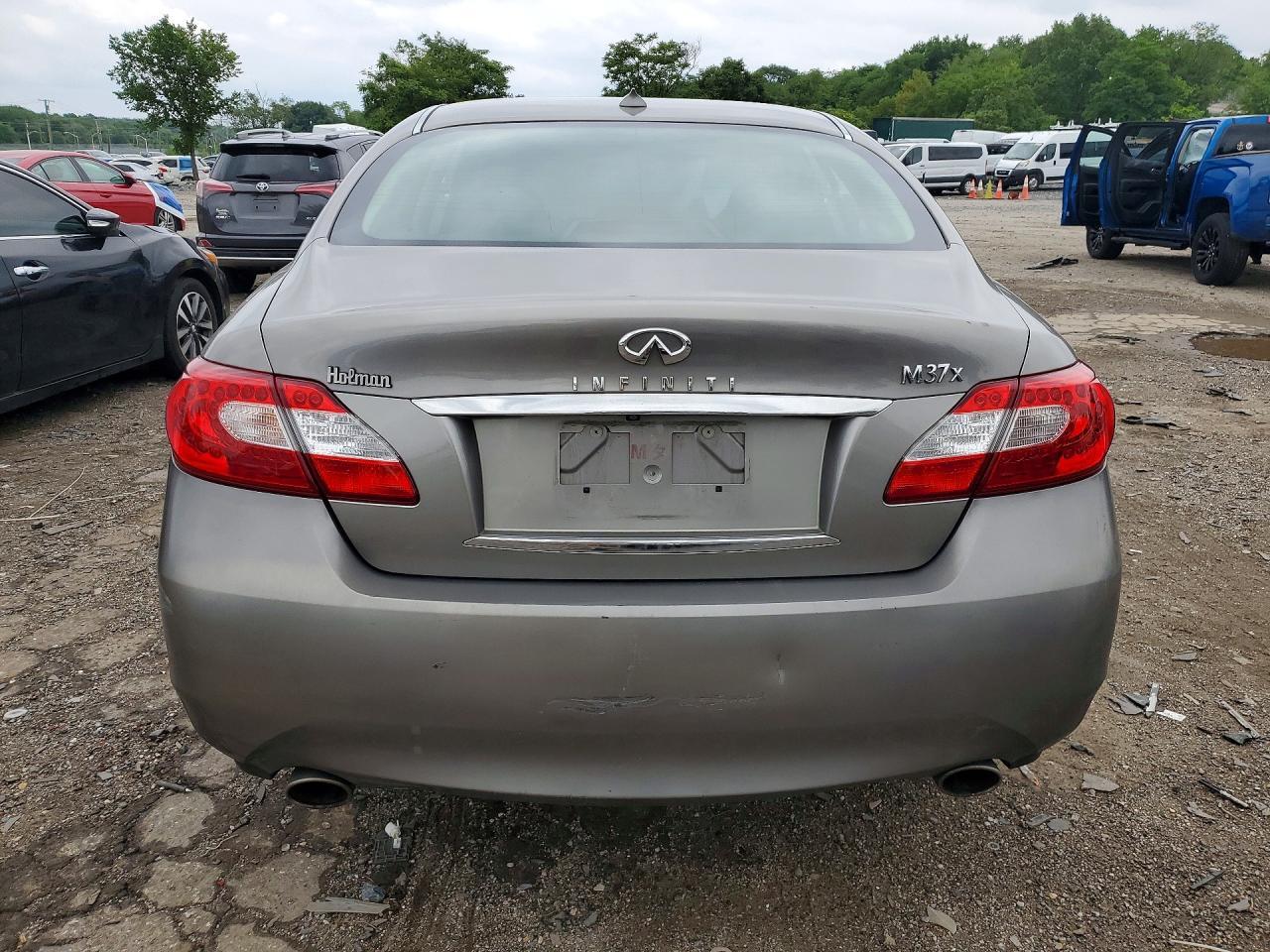 2011 Infiniti M37 X - Фото 6