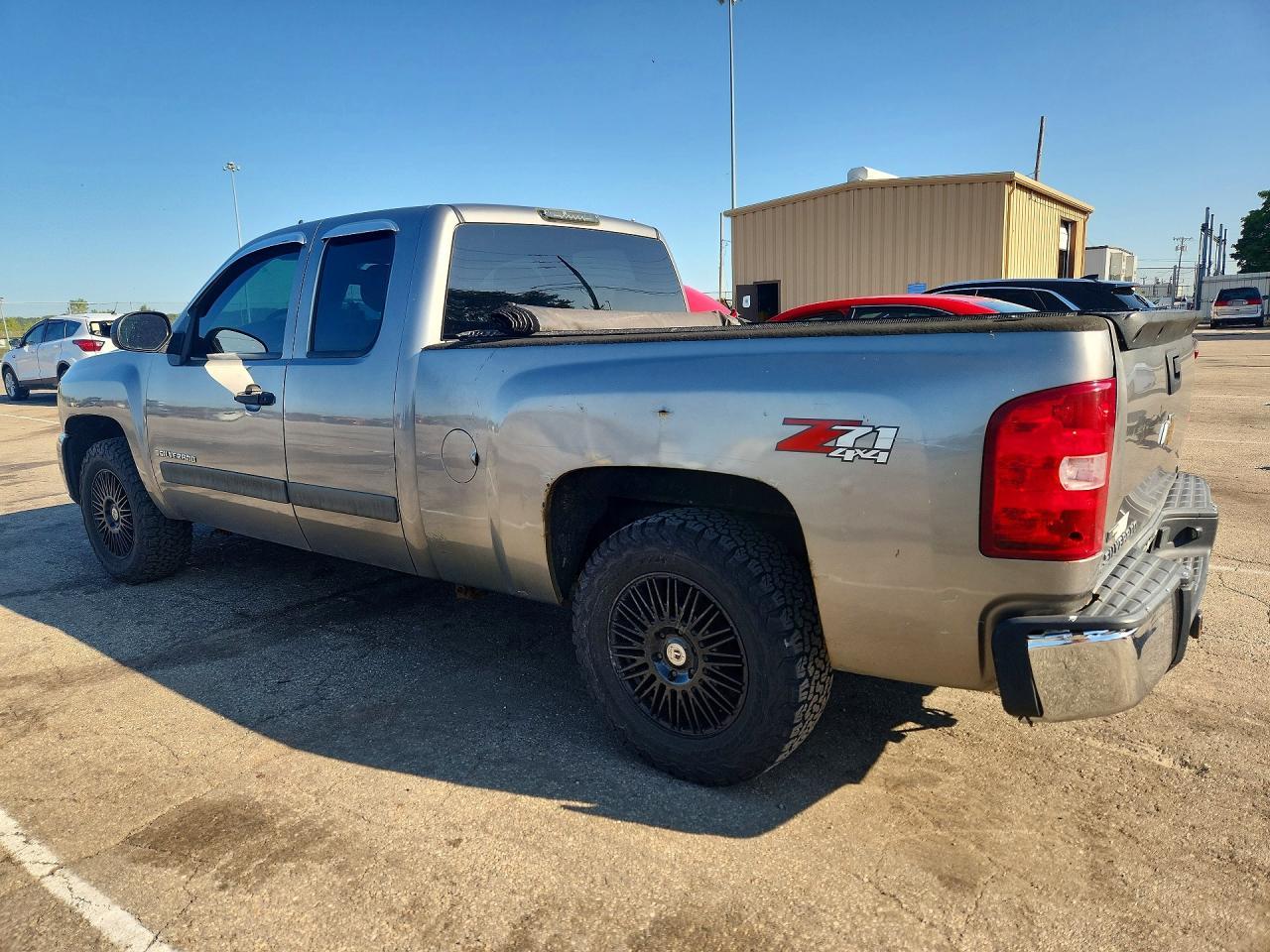 2008 Chevrolet Silverado K1500 - Image 2