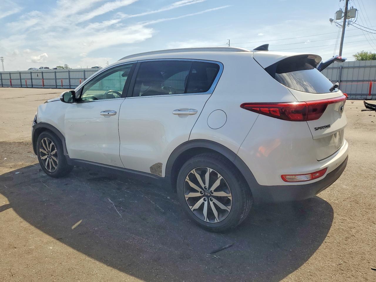 2017 Kia Sportage Ex - Image 2