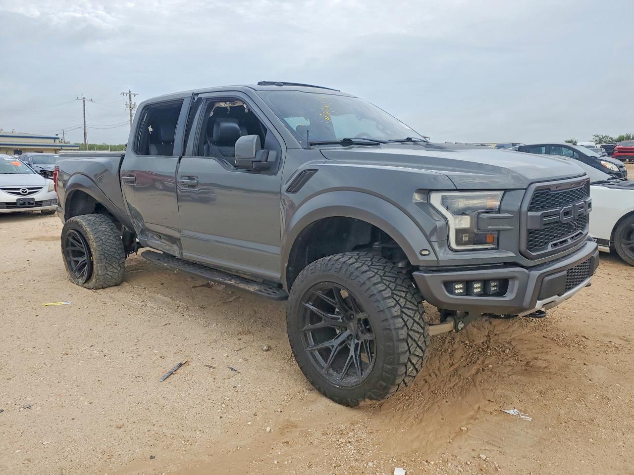 2018 Ford F150 Raptor - Фото 4