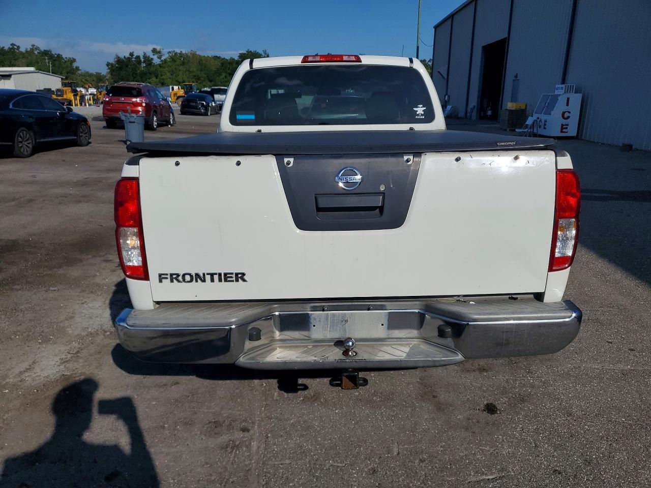 2015 Nissan Frontier S - Фото 6