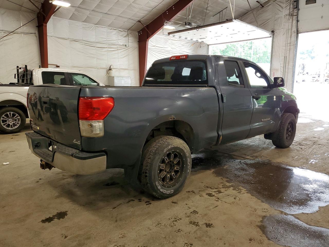 2010 Toyota Tundra Double Cab Sr5 - Image 3