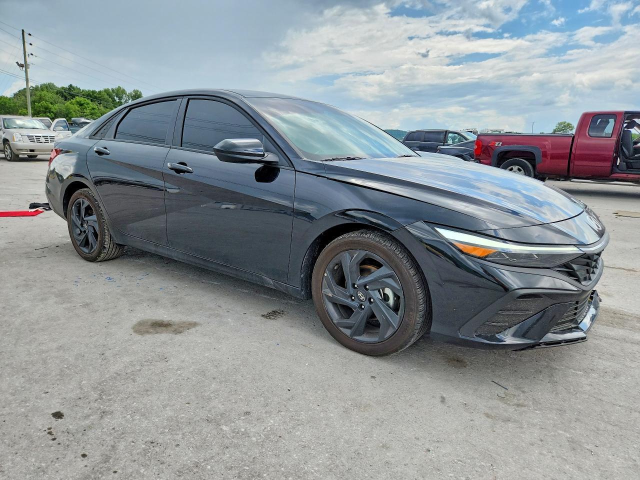 2026 Hyundai Elantra Sel Sport - Image 4