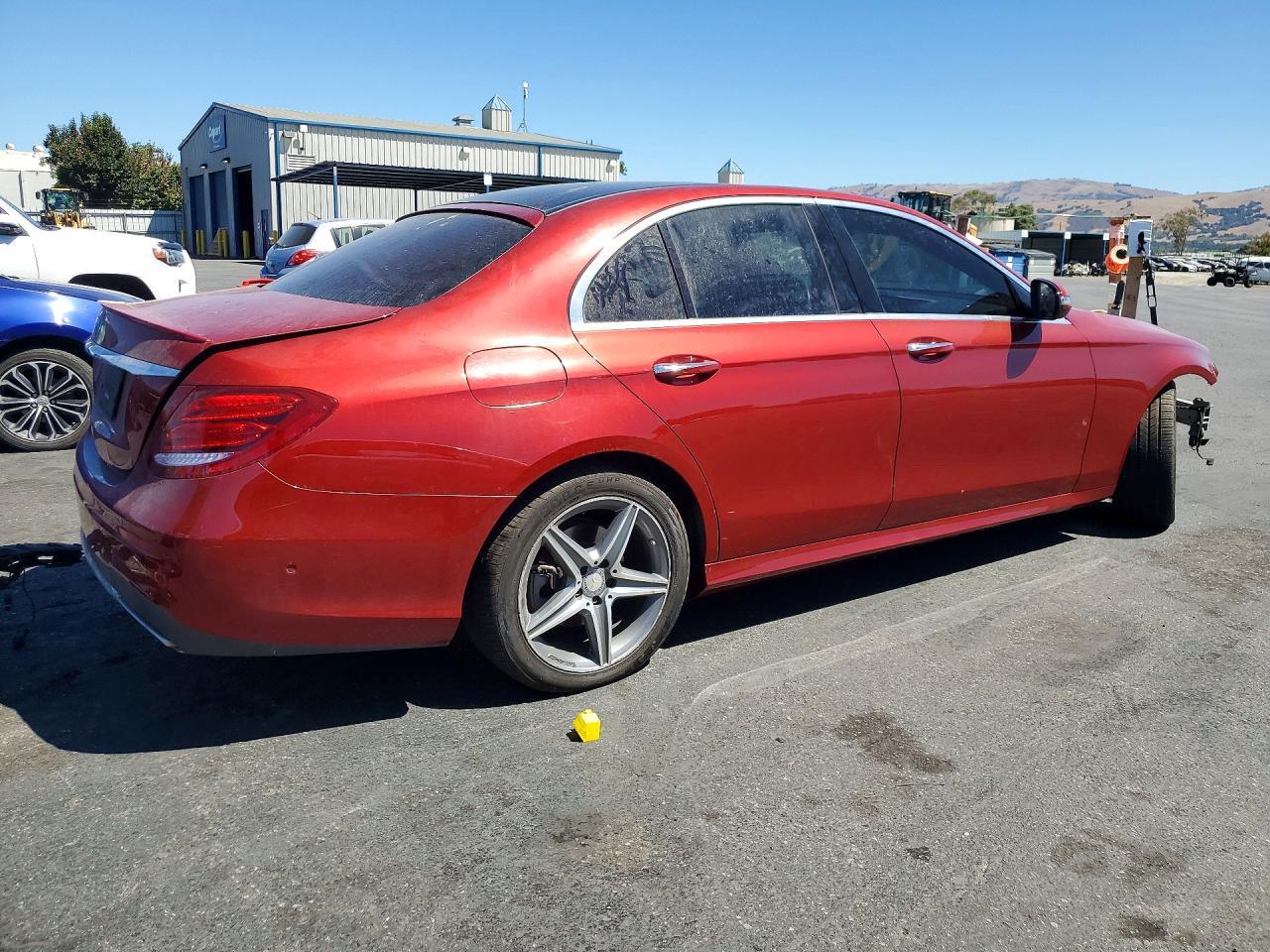 2017 Mercedes-Benz E 300 - Фото 3