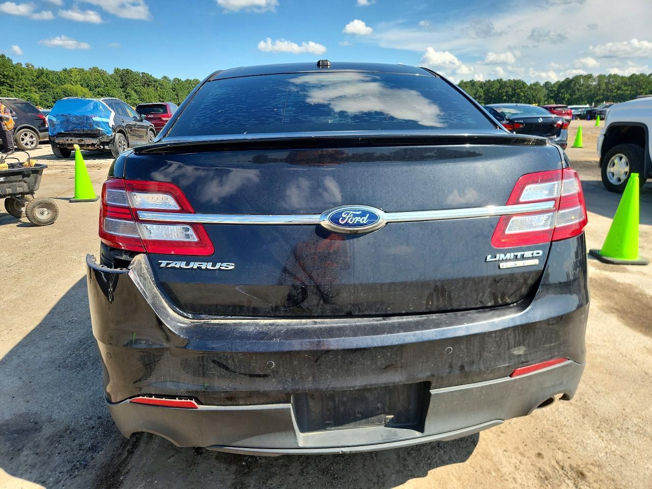 2013 Ford Taurus Limited - Image 6