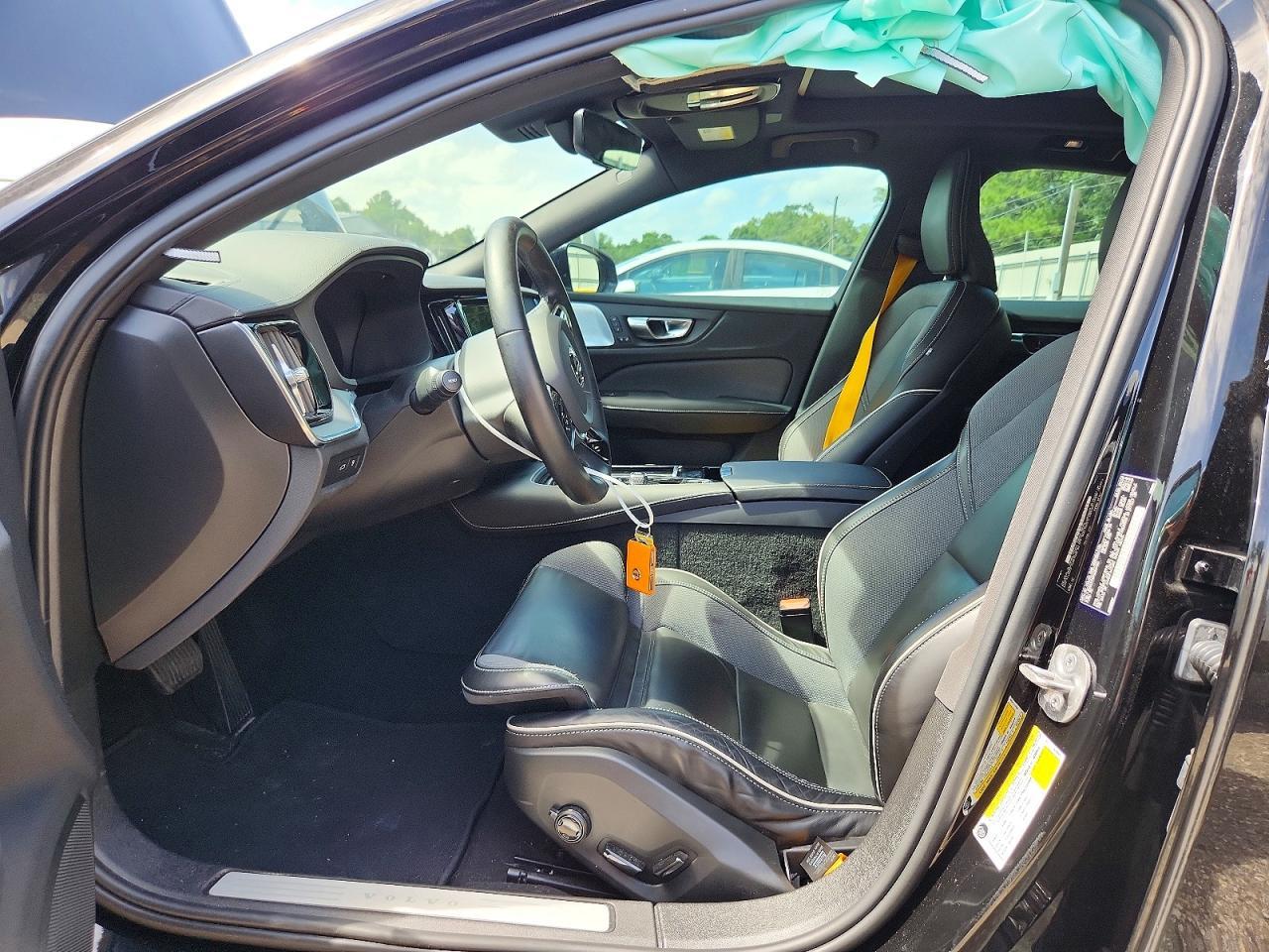 2023 Volvo S60 Polestar Engineered - Image 7