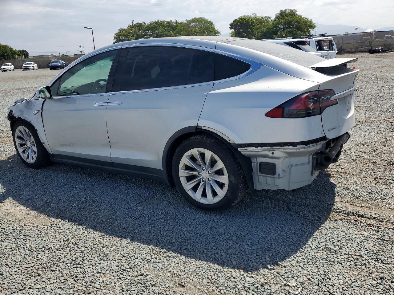 2016 Tesla Model X - Фото 2
