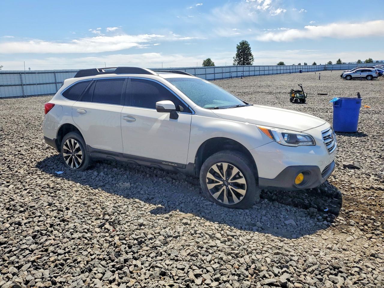 2016 Subaru Outback 3.6R Limited - Image 4