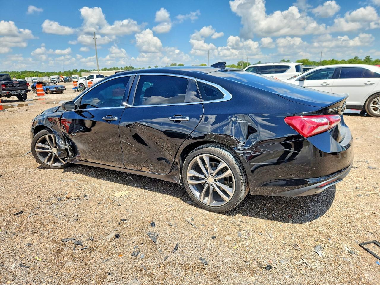 2020 Chevrolet Malibu Premier - Фото 2