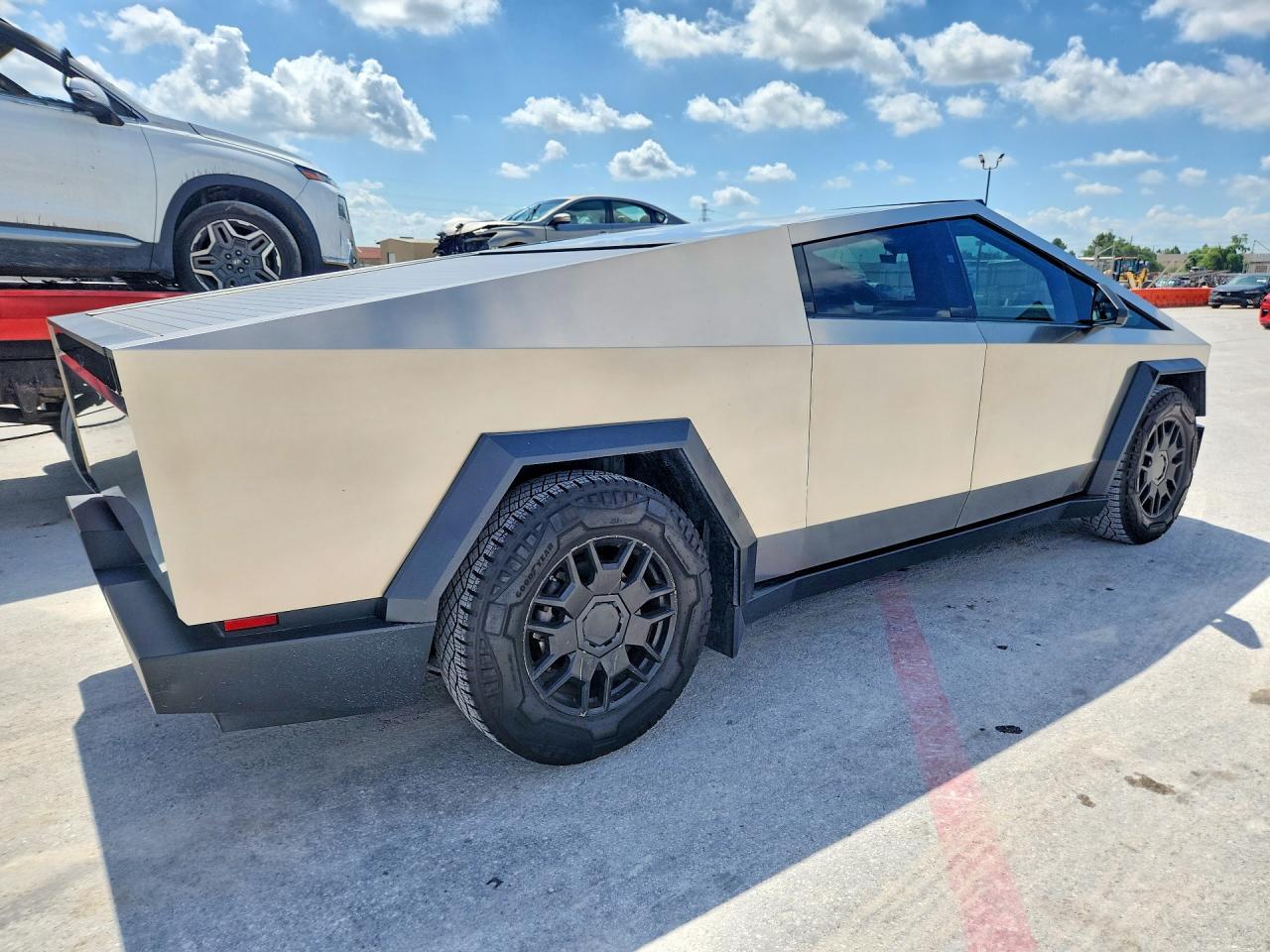 2024 Tesla Cybertruck - Фото 3