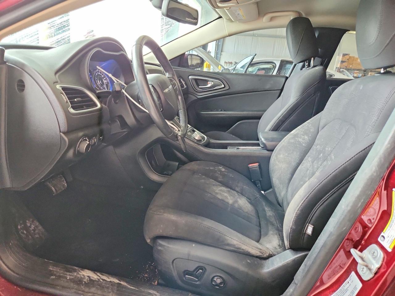 2015 Chrysler 200 Limited - Фото 7