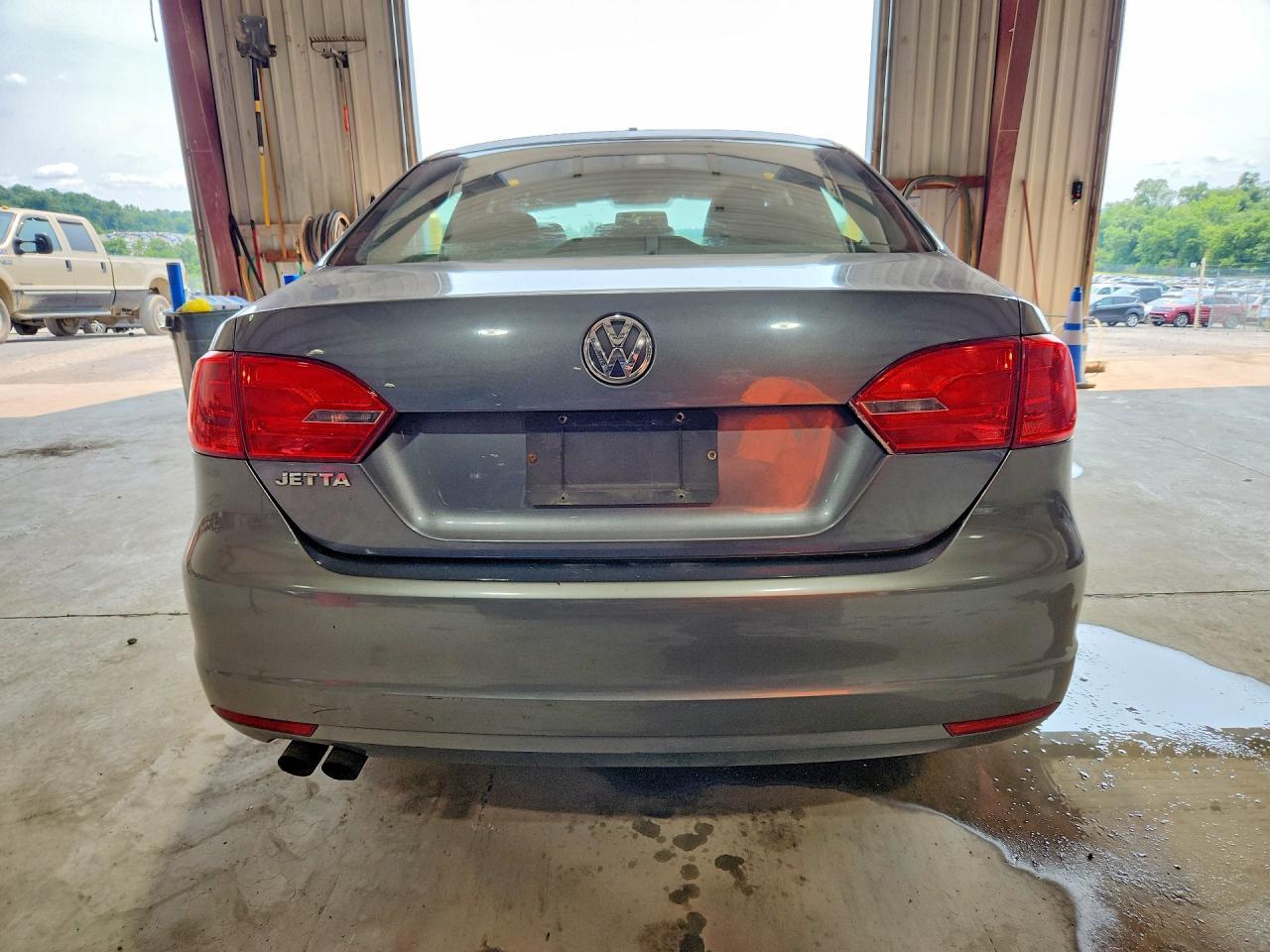 2012 Volkswagen Jetta Base/S - Фото 6