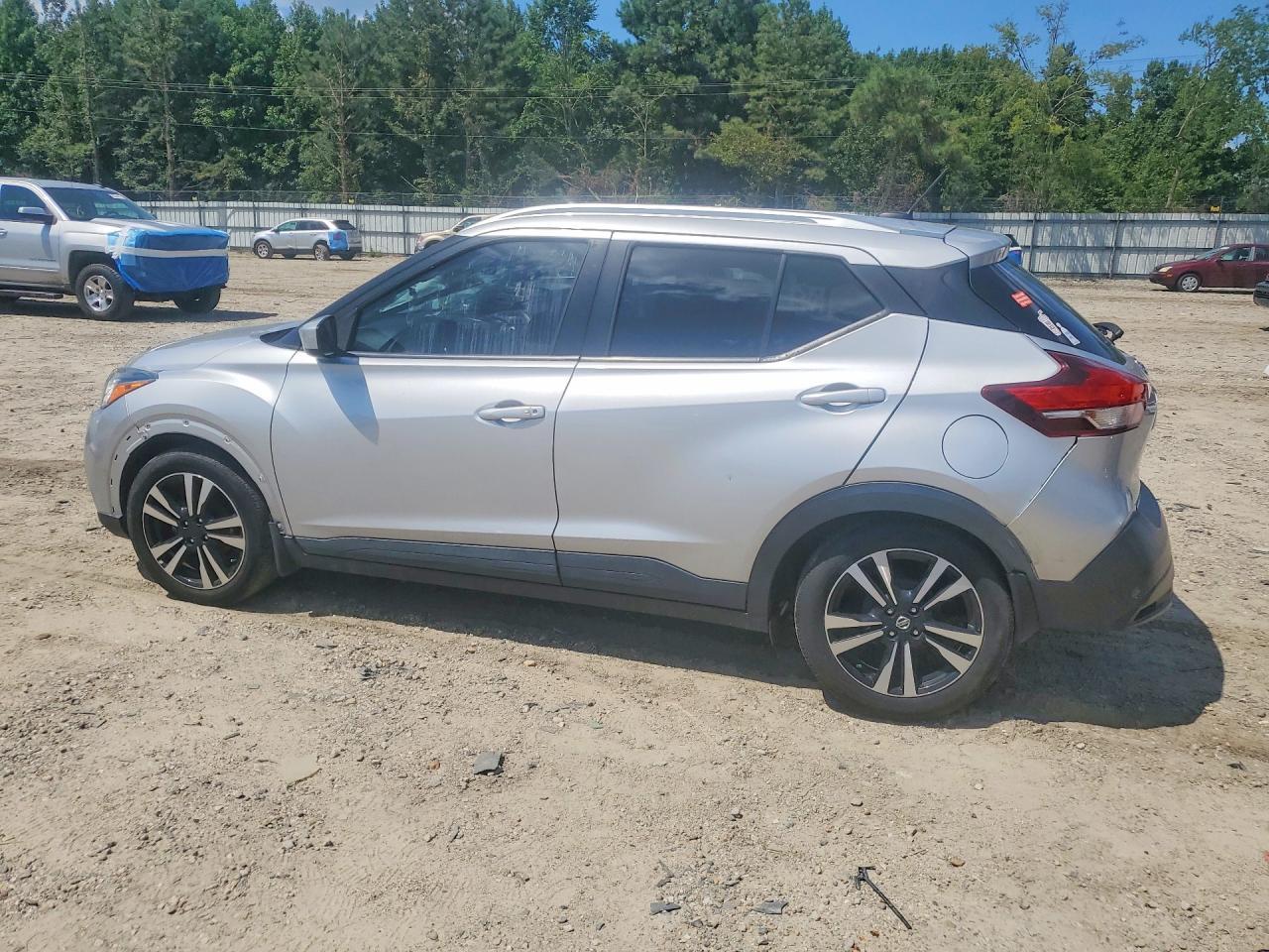 2018 Nissan Kicks Sv - Image 2