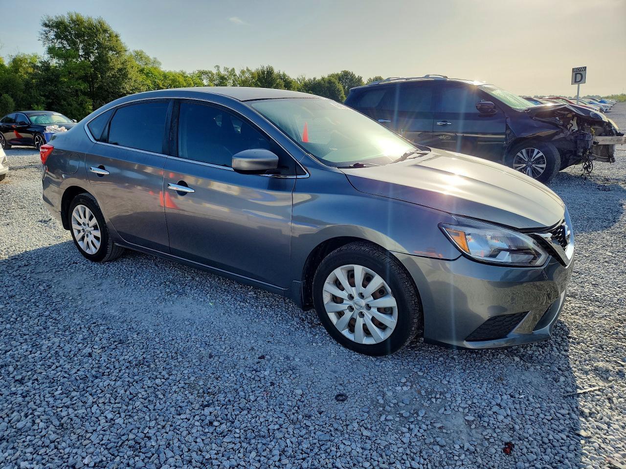 2017 Nissan Sentra S - Фото 4