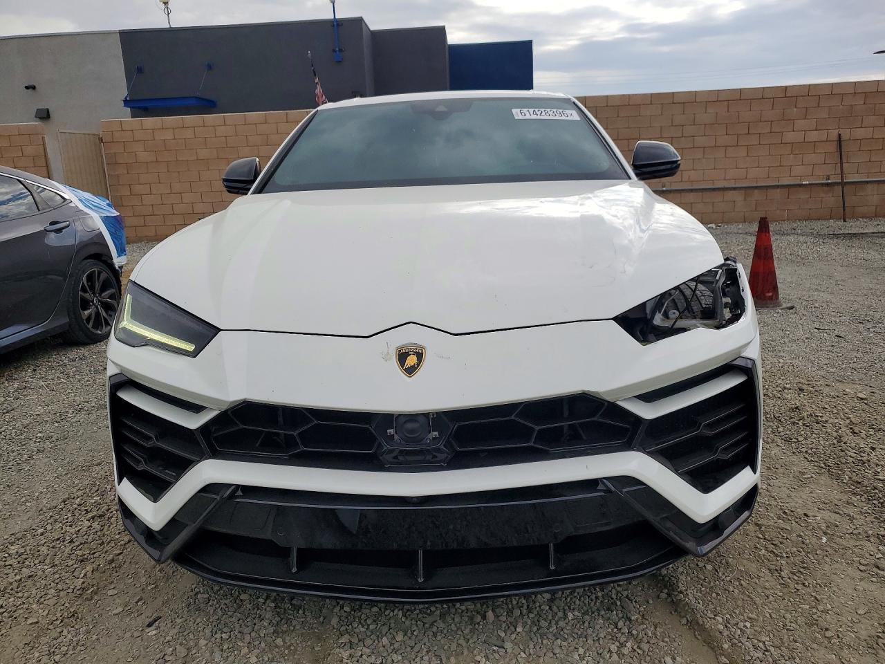 2022 Lamborghini Urus - Фото 5