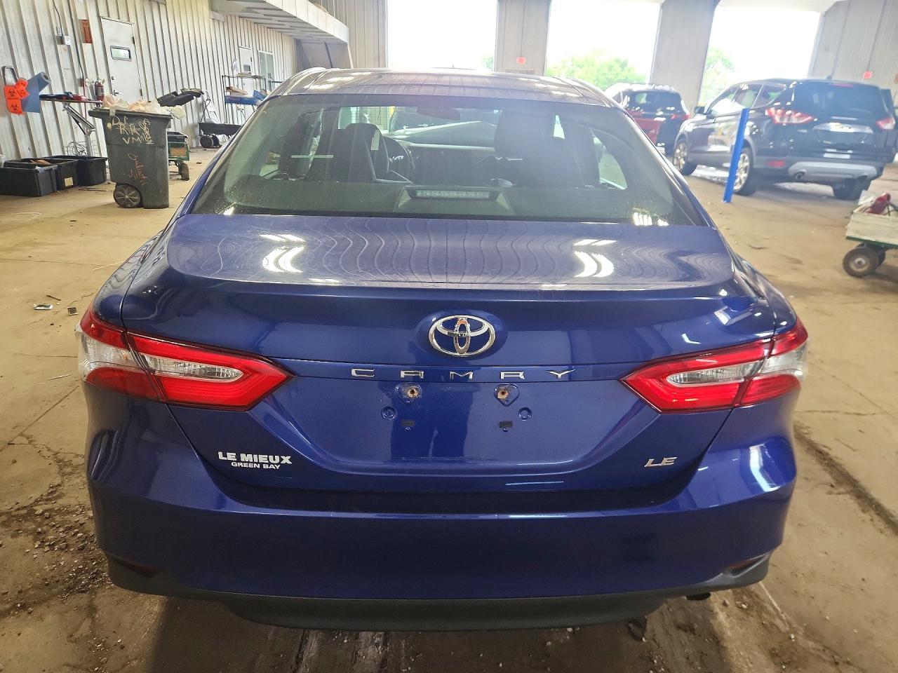 2018 Toyota Camry Le - Фото 6