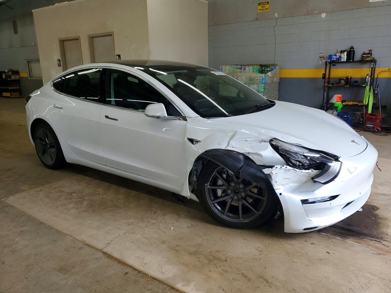 2019 Tesla Model 3 - Image 4