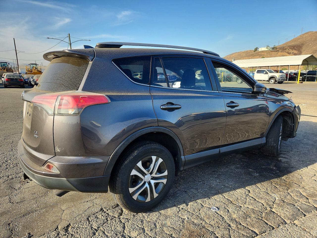 2017 Toyota Rav4 Le - Фото 3