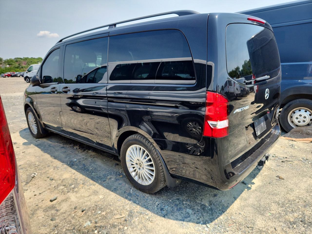2023 Mercedes-Benz Metris - Фото 2