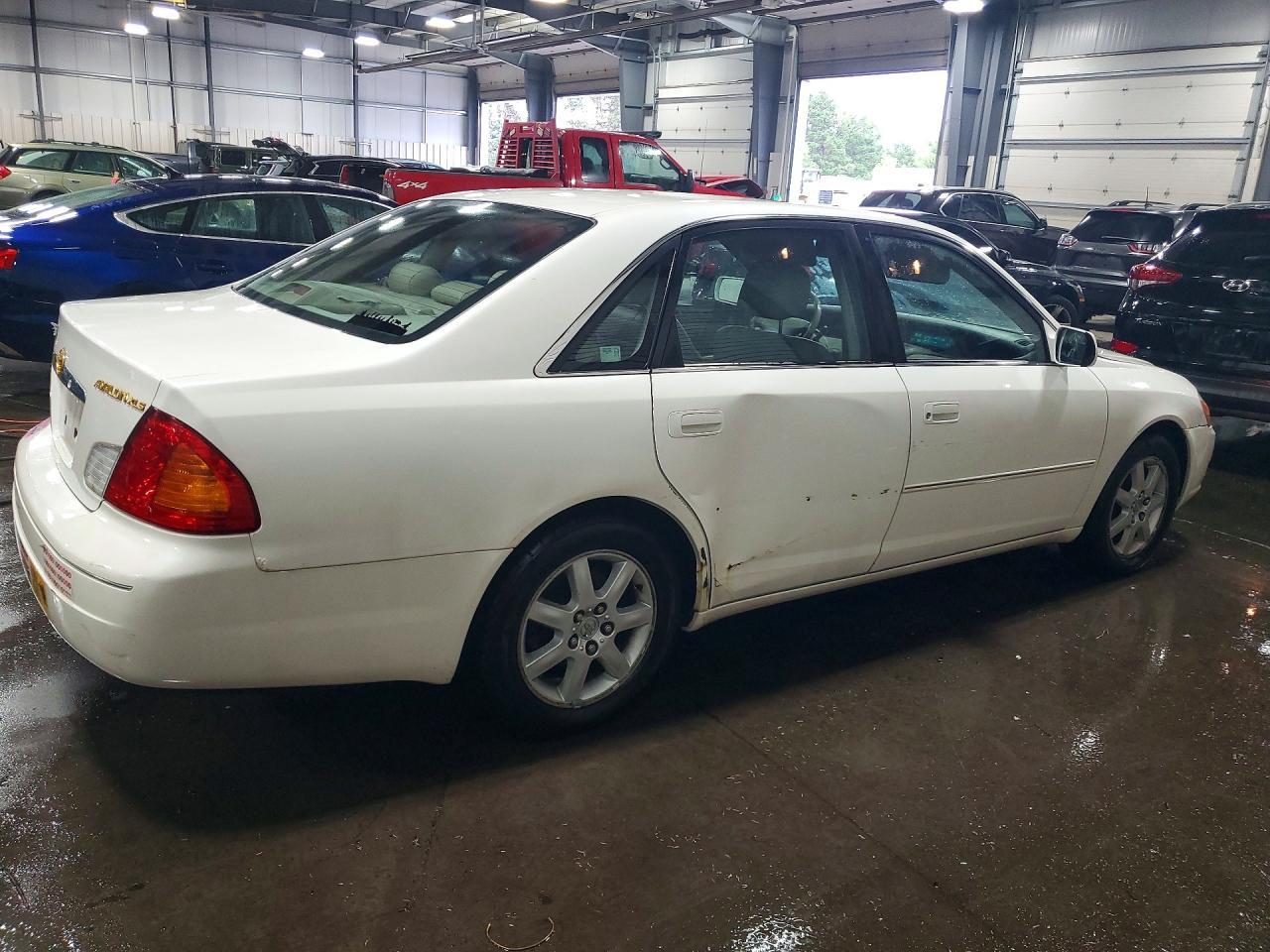 2001 Toyota Avalon Xls - Image 3