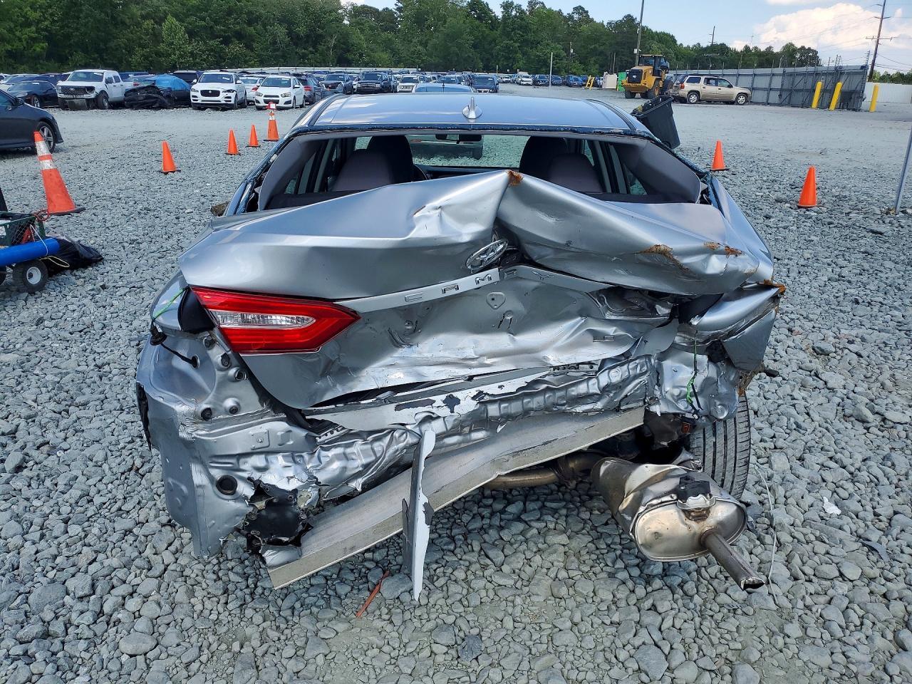 2019 Toyota Camry Le - Фото 6