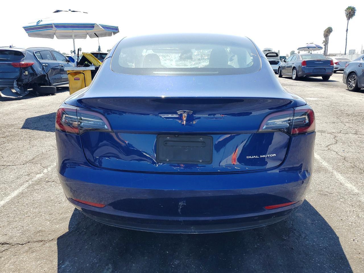 2022 Tesla Model 3 - Фото 6