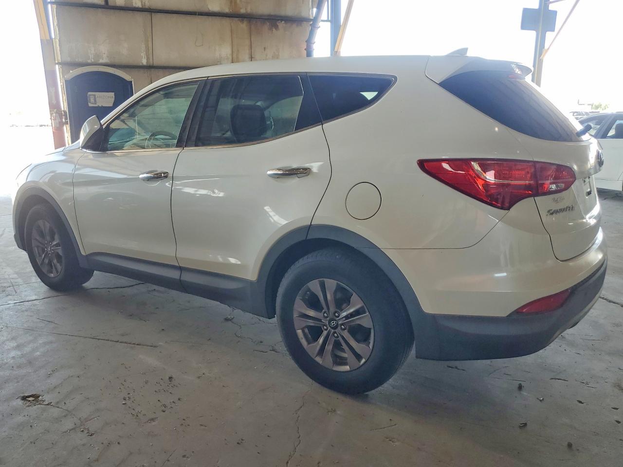 2015 Hyundai Santa Fe Sport 2.4L - Image 2