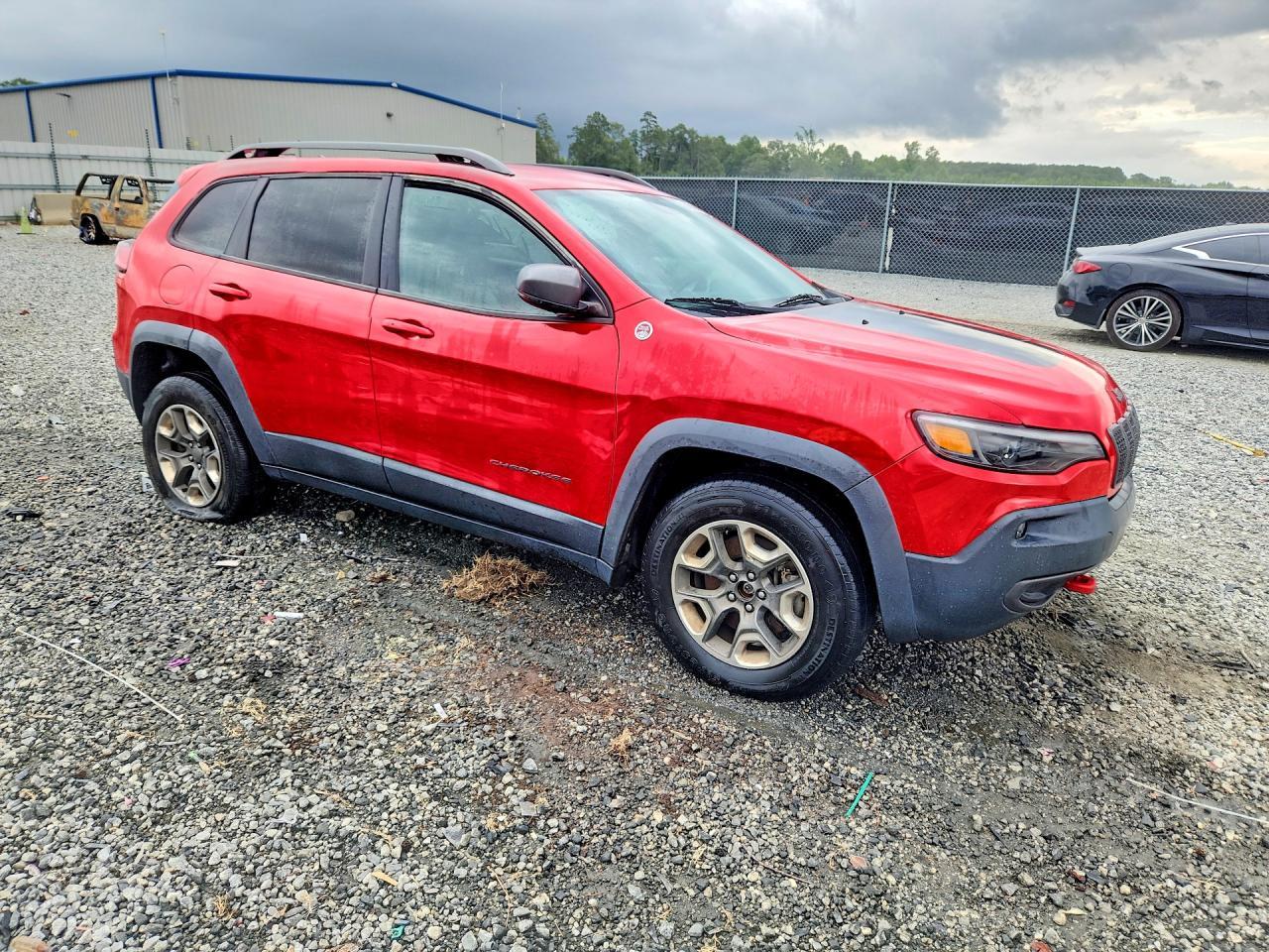 2019 Jeep Cherokee Trailhawk - Image 4