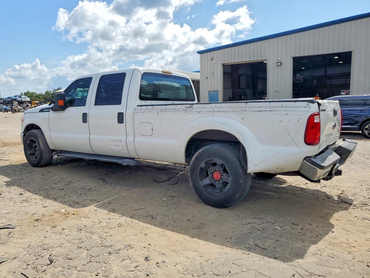 2015 Ford F250 Super Duty - Фото 2
