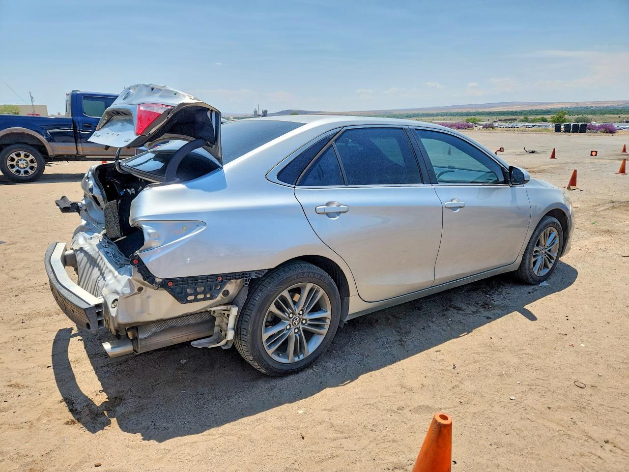 2017 Toyota Camry Se - Image 3