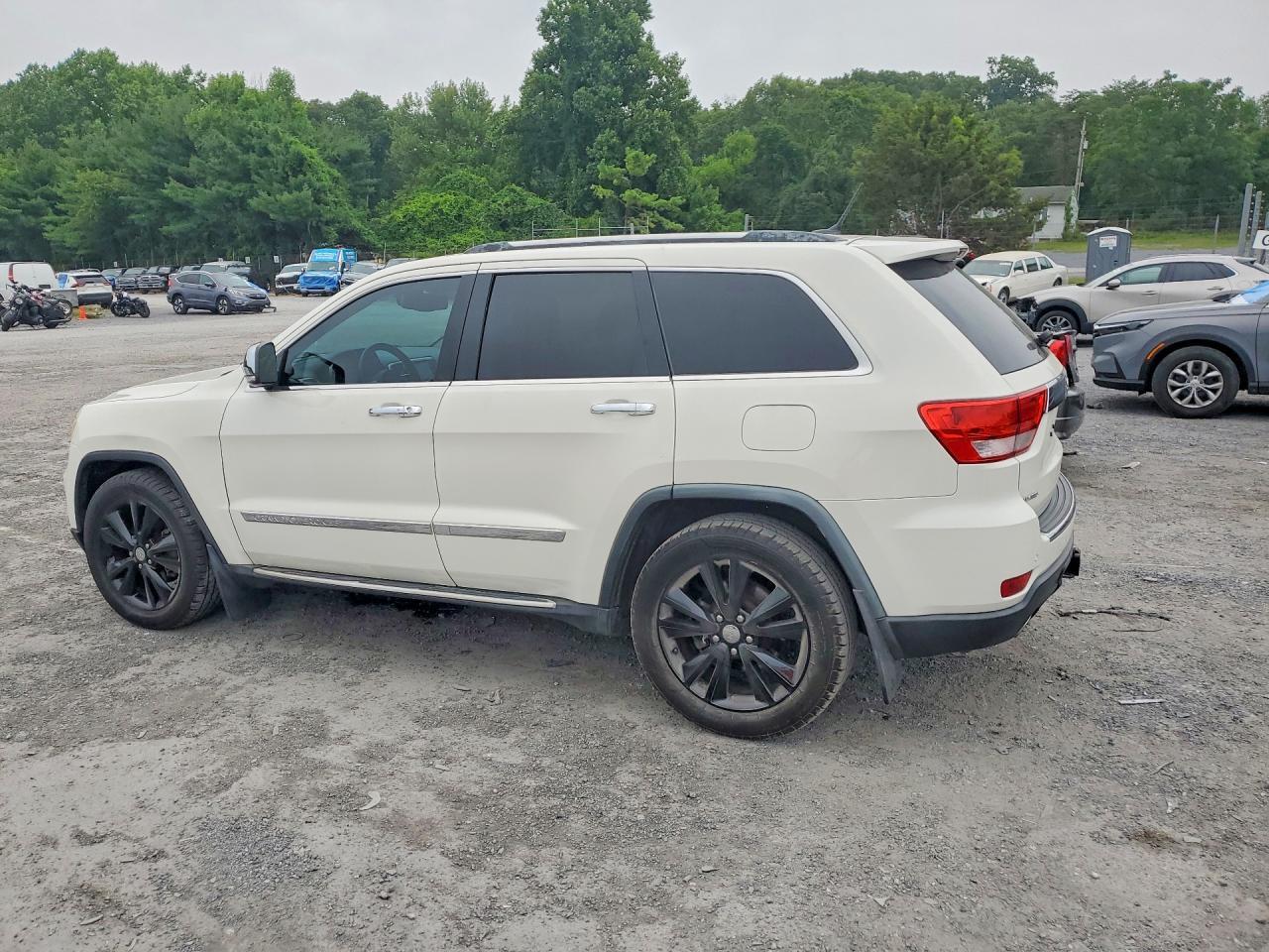 2012 Jeep Grand Cherokee Limited - Image 2