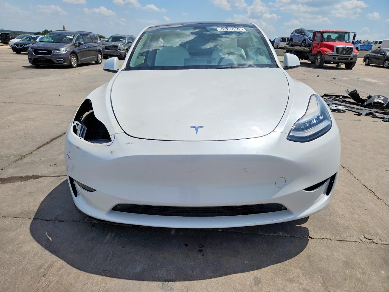 2023 Tesla Model Y - Фото 5