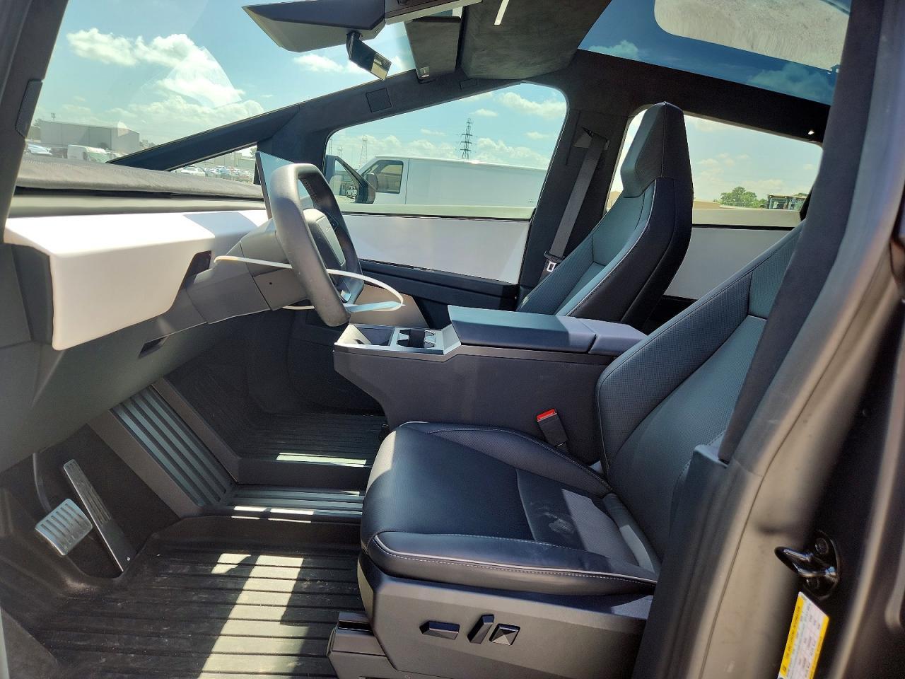 2024 Tesla Cybertruck - Фото 7