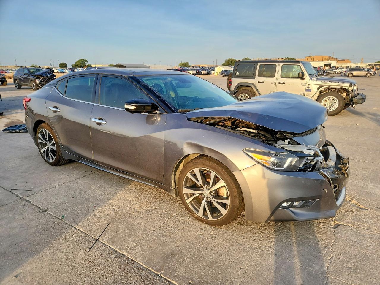 2017 Nissan Maxima Platinum - Image 4