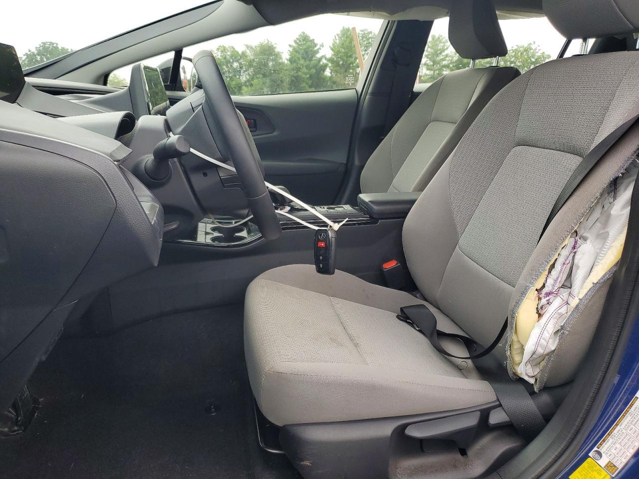 2025 Toyota Prius Le - Фото 7