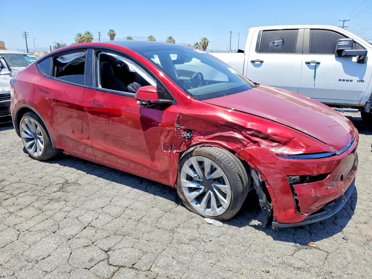 2026 Tesla Model Y - Фото 4