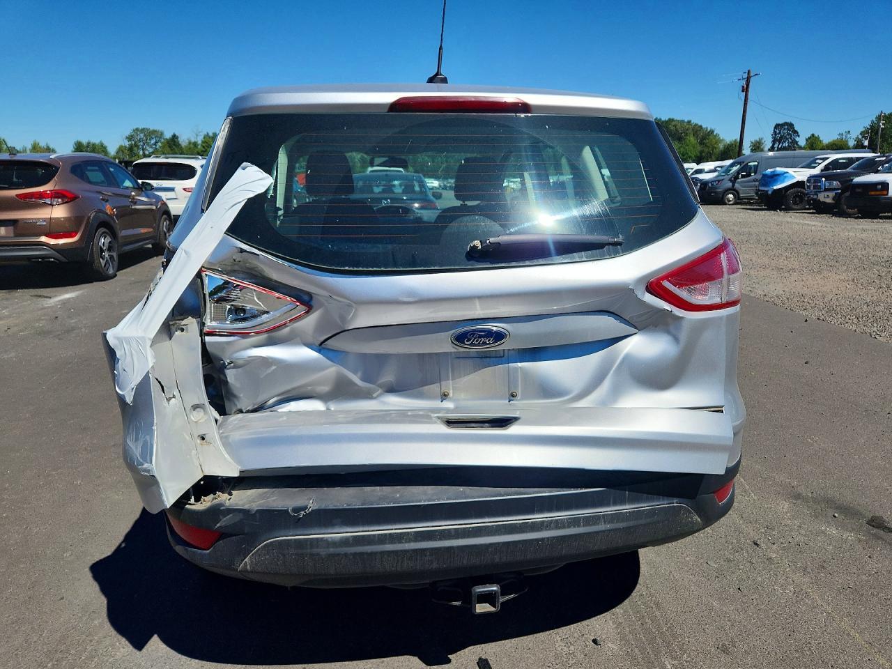 2013 Ford Escape S - Фото 6
