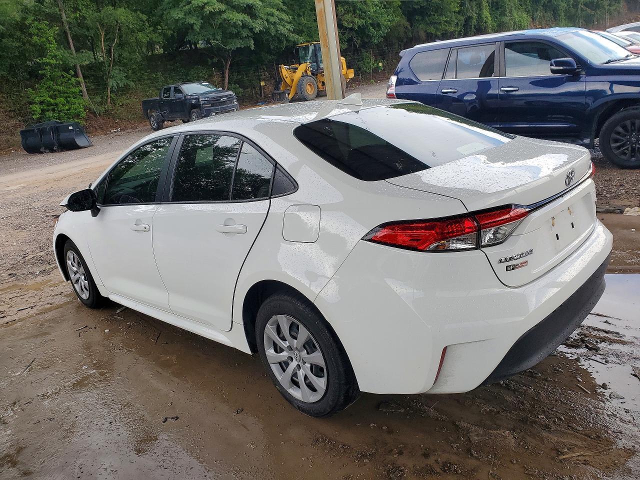 2023 Toyota Corolla Le - Image 2