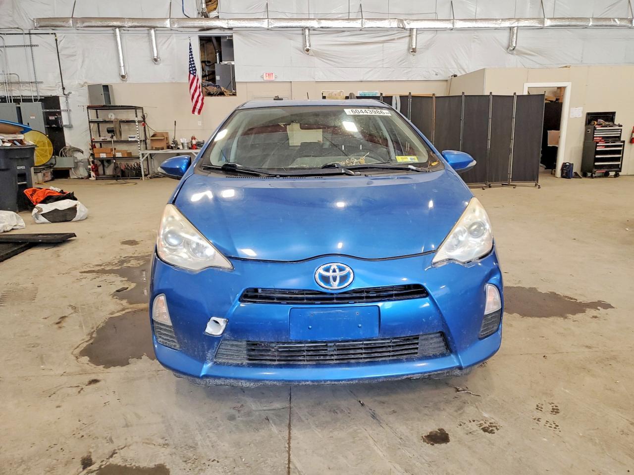 2013 Toyota Prius C Two - Image 5