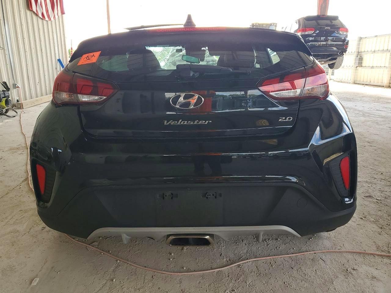 2020 Hyundai Veloster 2.0L Premium - Фото 6
